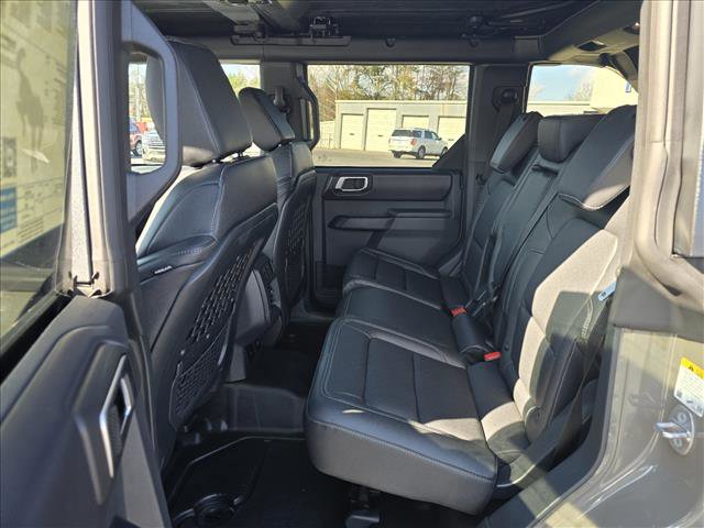 New 2025 Ford Bronco Badlands image 11