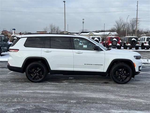Certified 2022 Jeep Grand Cherokee L Altitude image 2