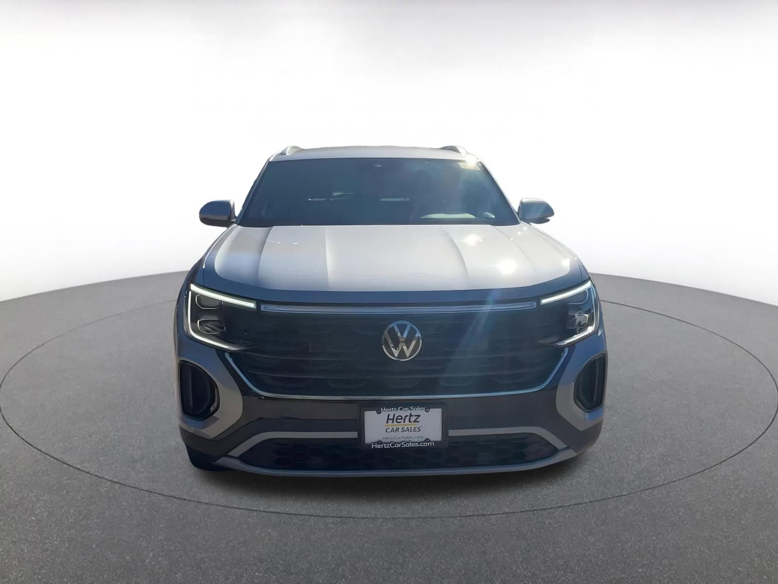 Used 2025 Volkswagen Atlas Cross Sport SE image 4