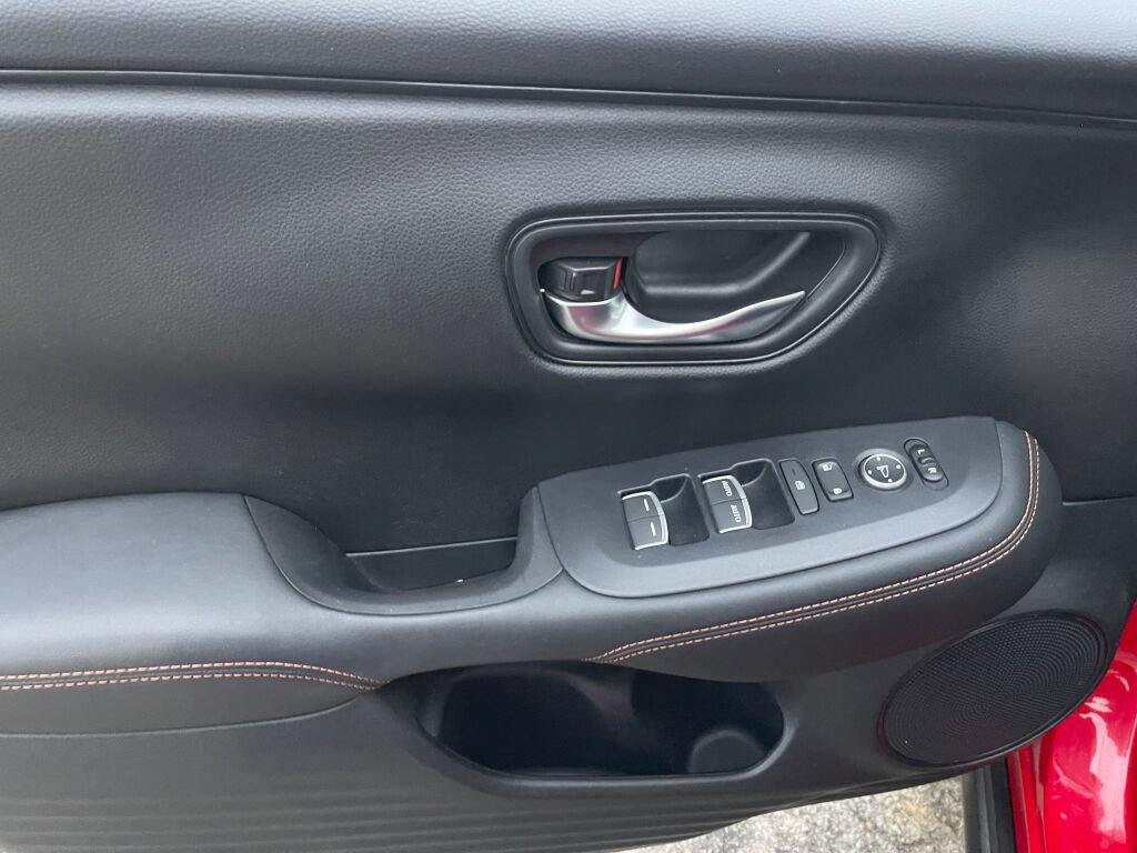 Certified 2025 Honda HR-V Sport image 8