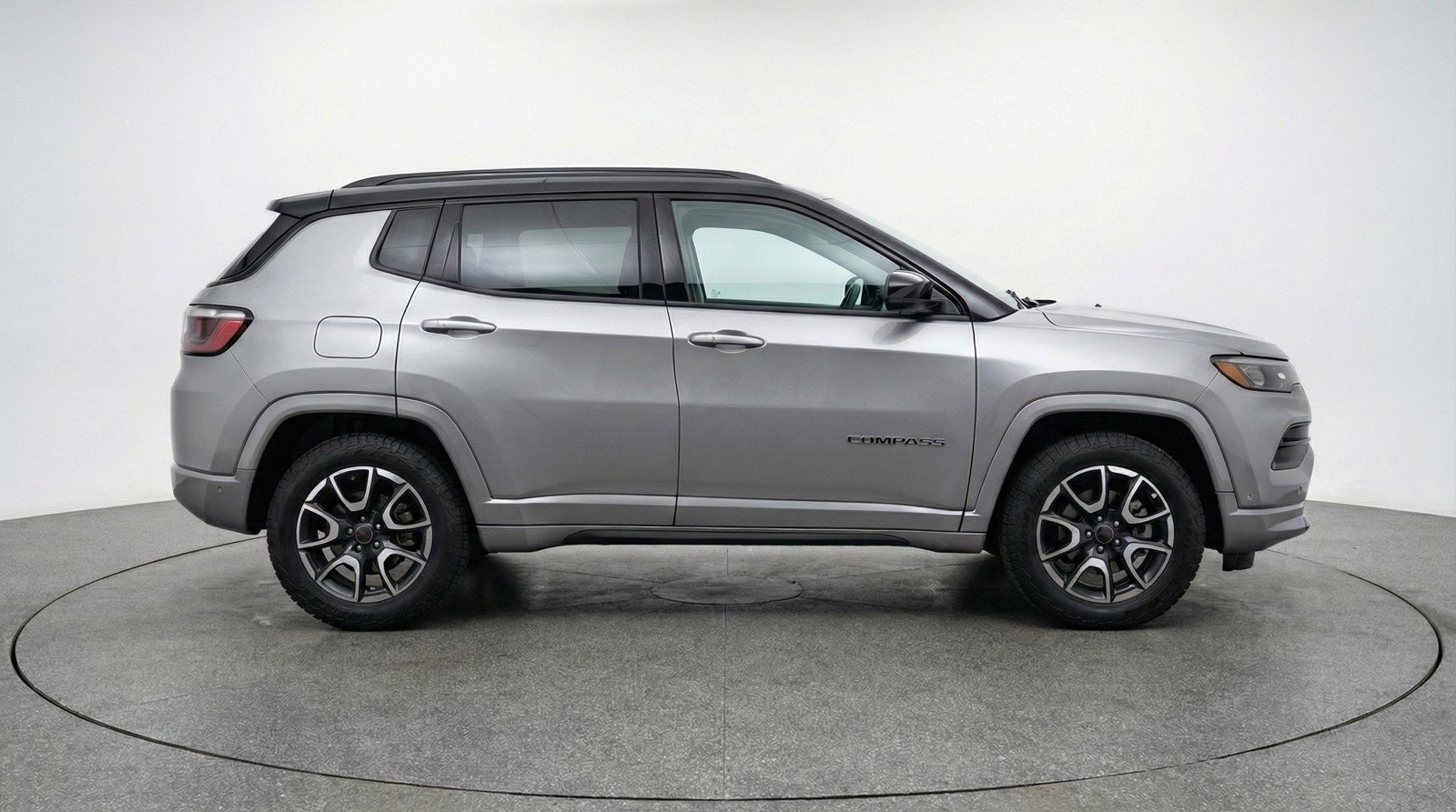 Used 2025 Jeep Compass Trailhawk image 11