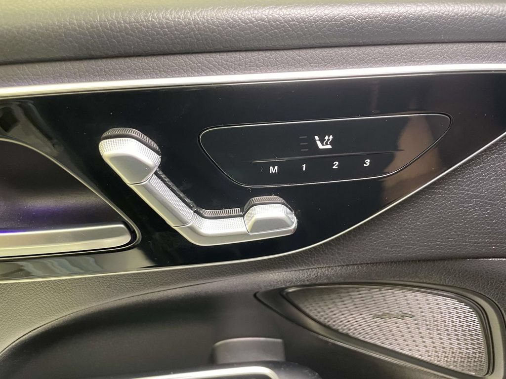 Used 2025 Mercedes-Benz C 300 4MATIC Sedan image 25