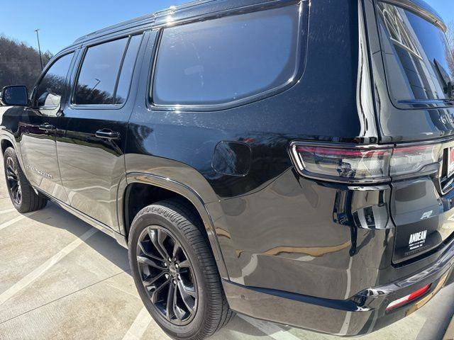 Used 2022 Jeep Grand Wagoneer Series II AWD/4WD image 10