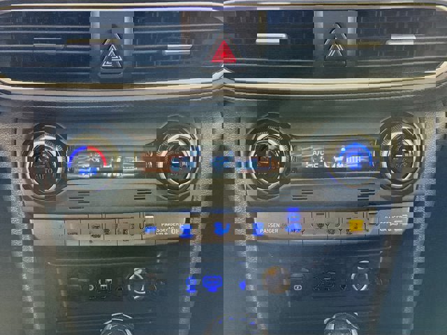 Used 2021 Hyundai Kona Limited image 15