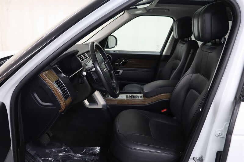 Used 2019 Land Rover Range Rover Supercharged AWD/4WD image 18