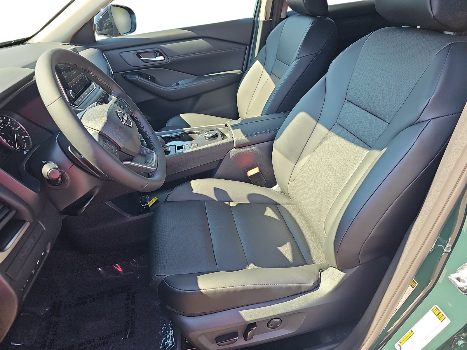 New 2027 Nissan Rogue Dark Armor AWD/4WD image 15