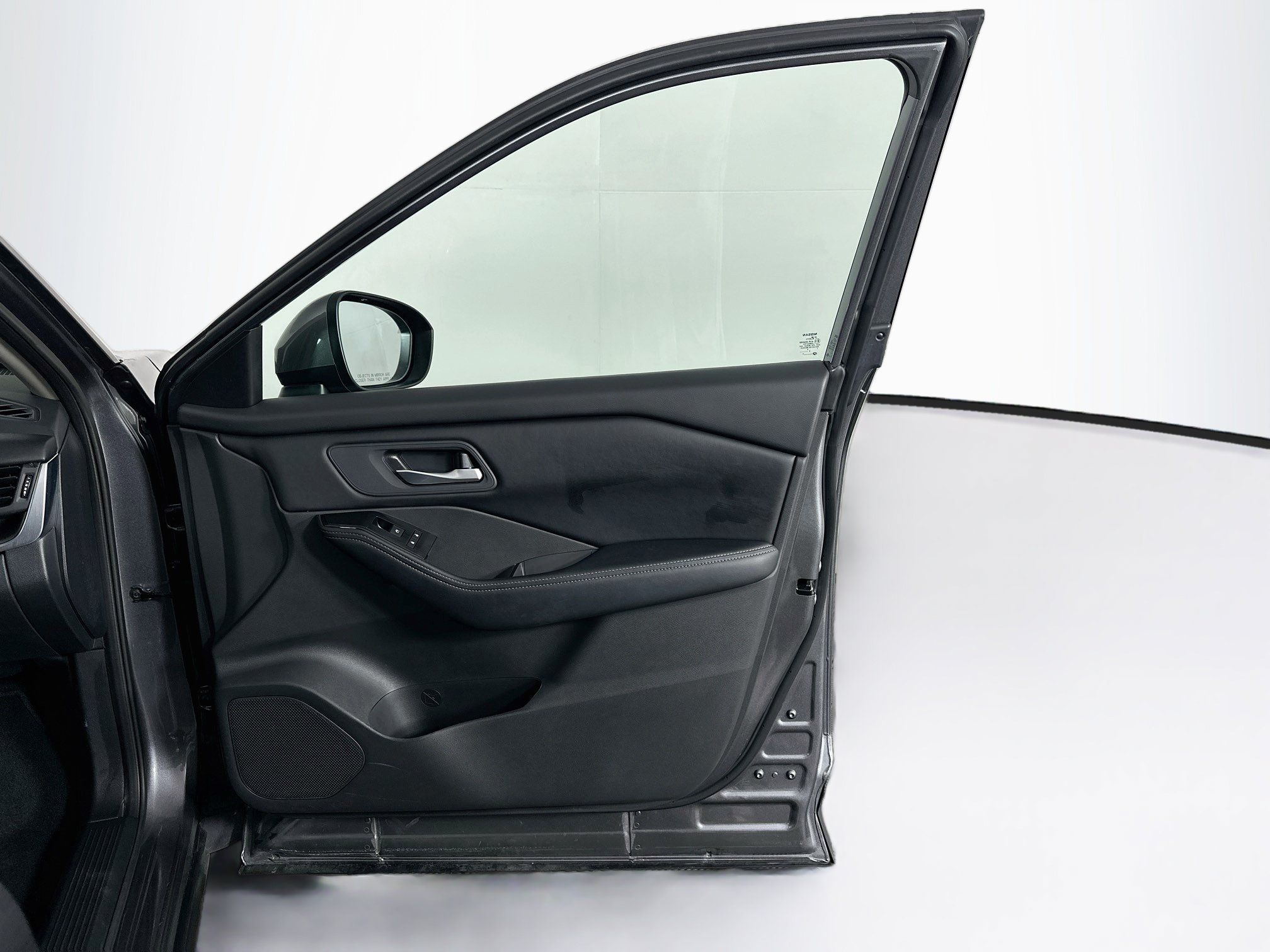 Used 2026 Nissan Rogue SV FWD image 31