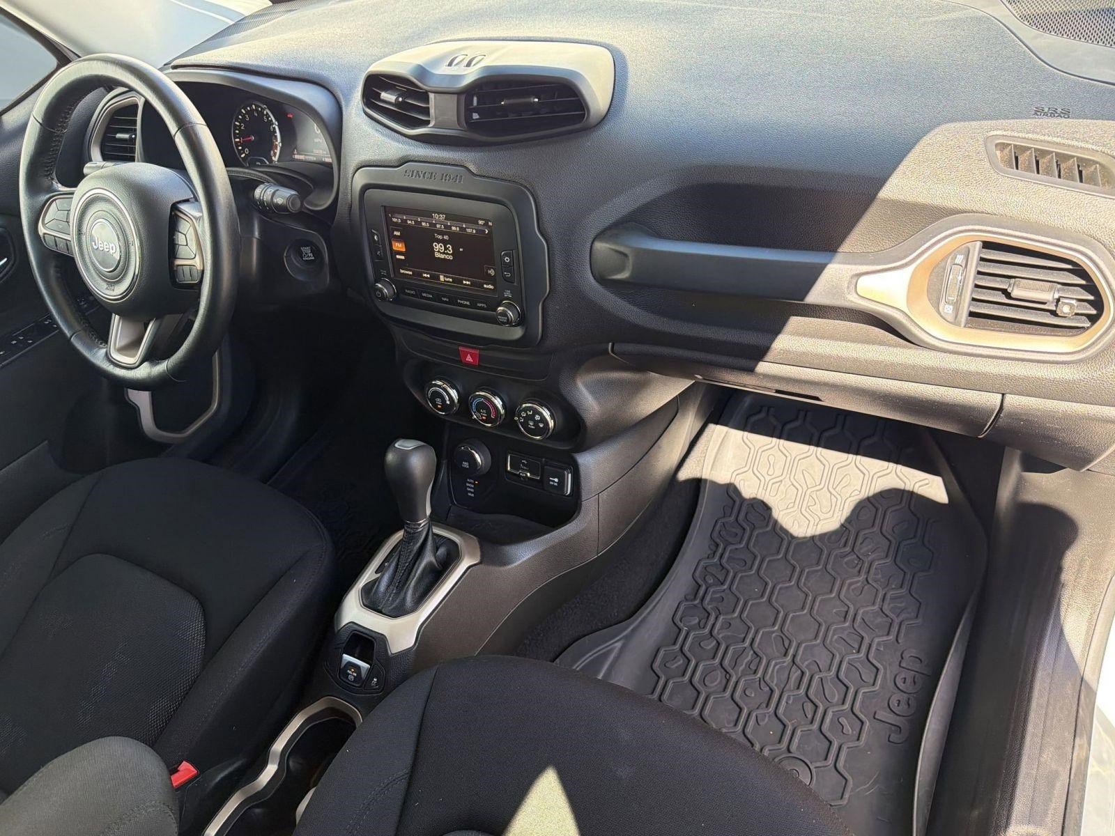 Used 2017 Jeep Renegade Latitude image 28