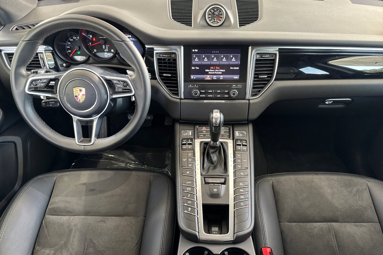 Used 2018 Porsche Macan Sport Edition AWD/4WD image 17