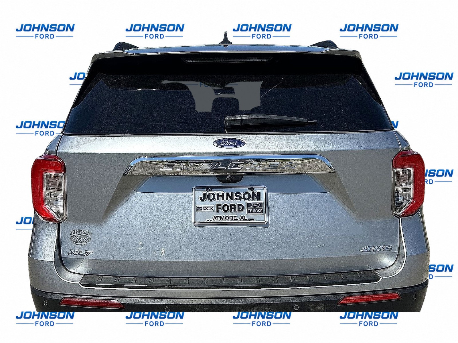 Used 2023 Ford Explorer XLT w/ Equipment Group 202A AWD/4WD image 4