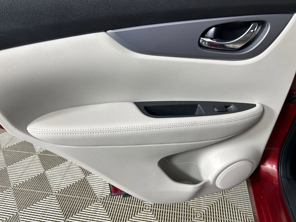 Used 2020 Nissan Rogue Sport SL w/ Premium Package AWD/4WD image 17