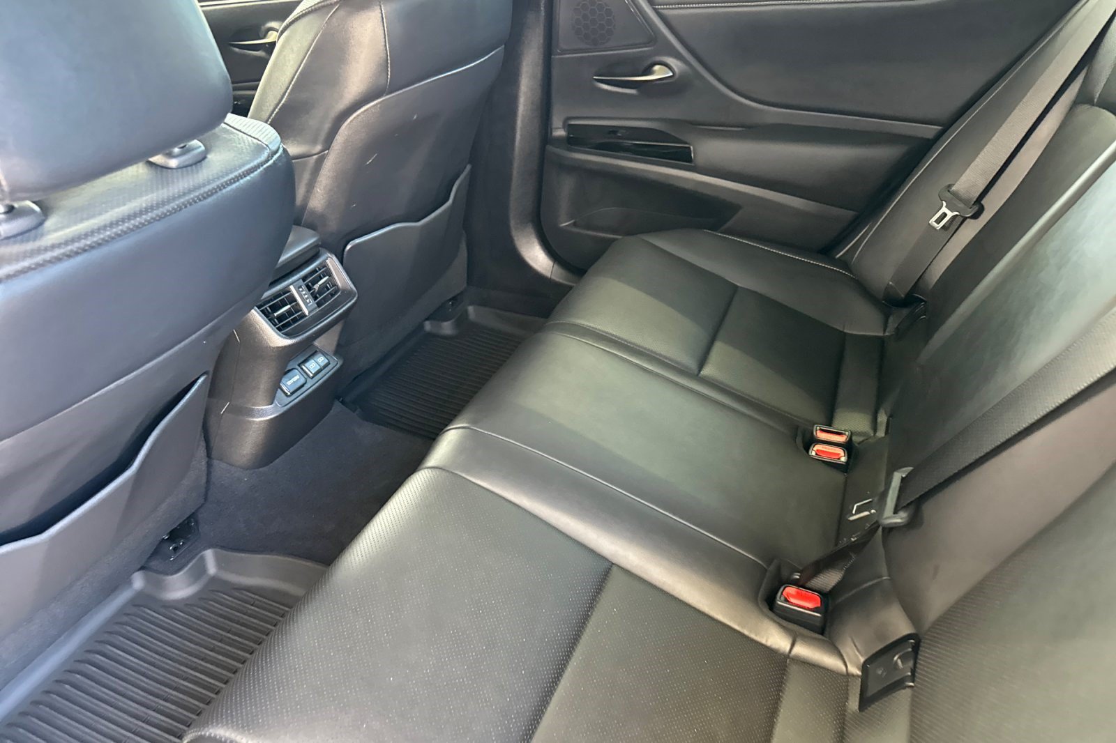 Certified 2024 Lexus ES 300h w/ Premium Package FWD image 15
