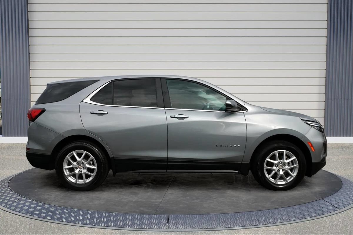 Used 2024 Chevrolet Equinox LT AWD/4WD image 8