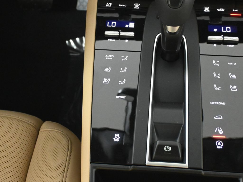 New 2026 Porsche Macan AWD/4WD image 25