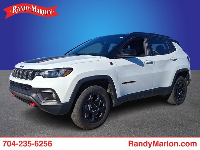 Used 2024 Jeep Compass Trailhawk w/ Trailhawk Convenience Group AWD/4WD image 1