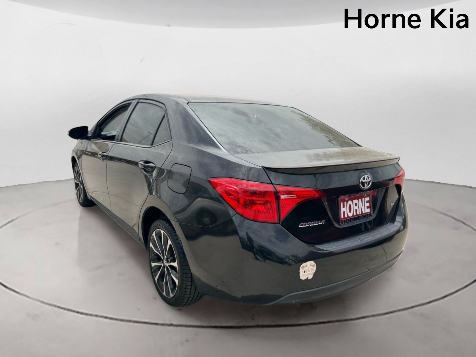 Used 2018 Toyota Corolla SE w/ Carpet Mat Package (TMS) FWD image 5