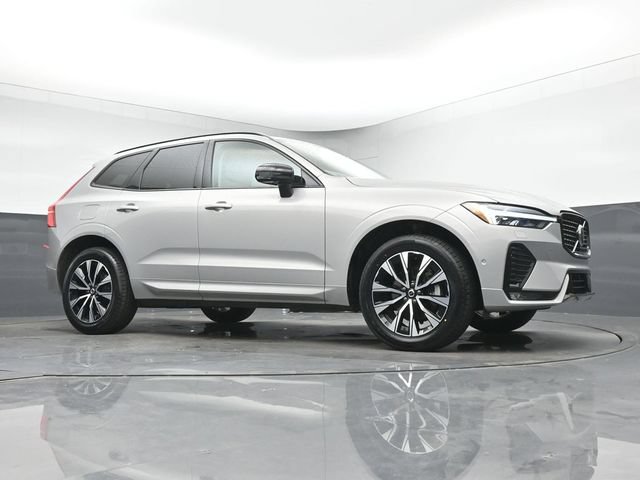 Used 2024 Volvo XC60 B5 Plus AWD/4WD image 35