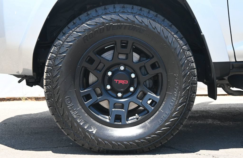 Used 2021 Toyota 4Runner SR5 Premium w/ Moonroof Package AWD/4WD image 7