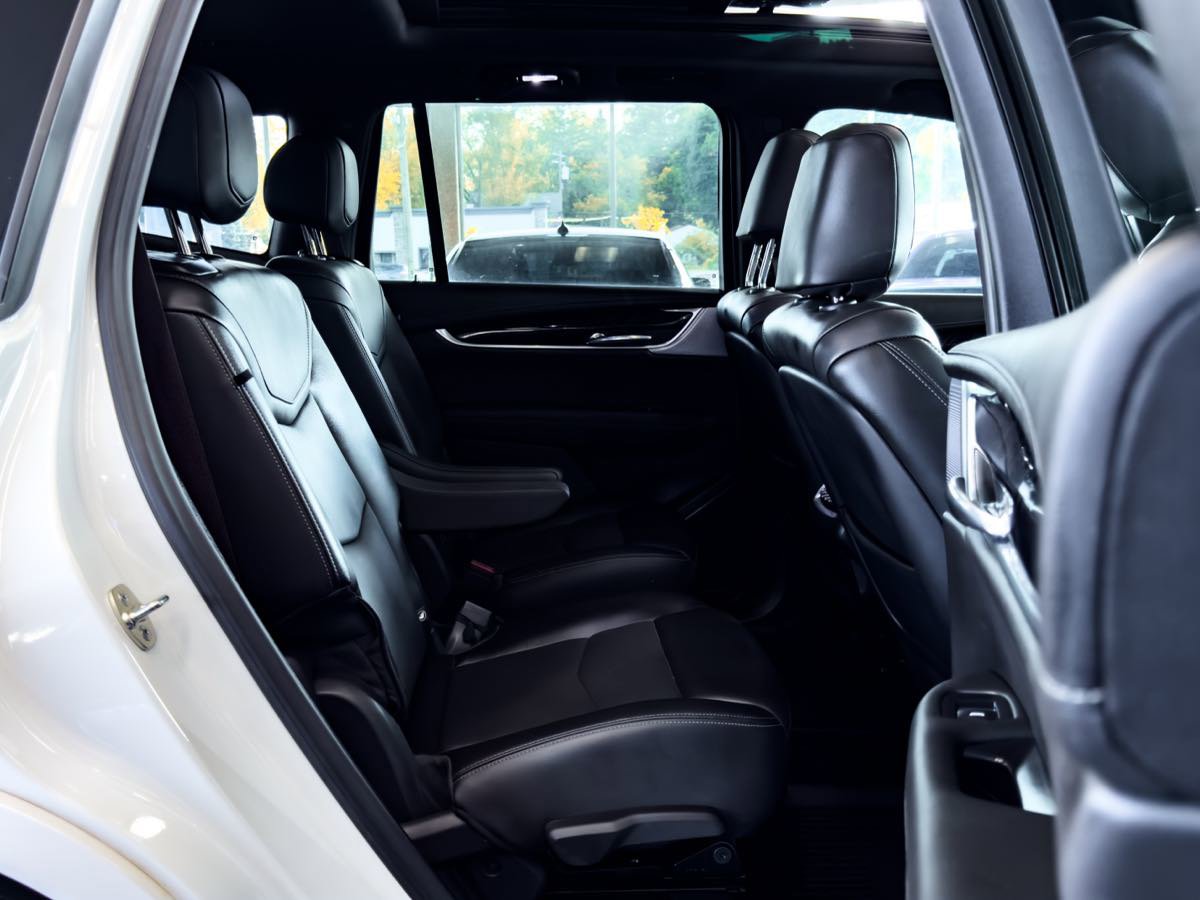 Used 2024 Cadillac XT6 Premium Luxury w/ Technology Package image 27