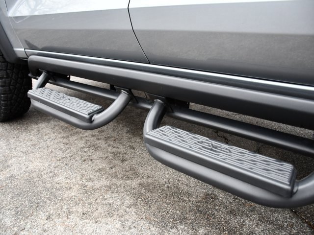 Used 2024 Chevrolet Colorado ZR2 w/ ZR2 Convenience Package III image 12