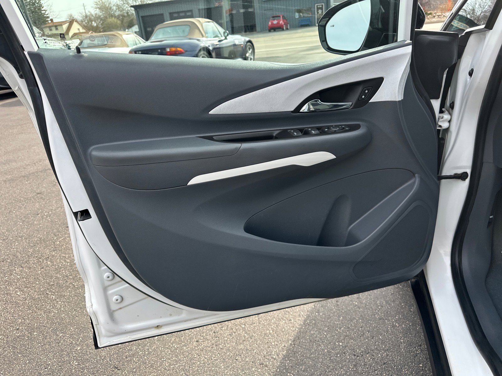Used 2019 Chevrolet Bolt LT FWD image 17