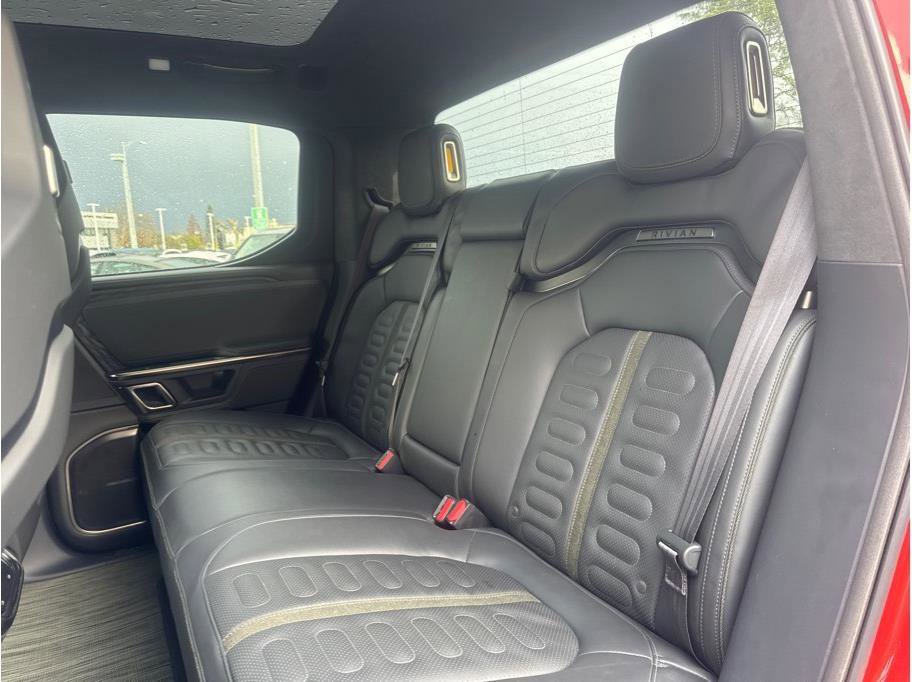 Used 2022 Rivian R1T Adventure image 24