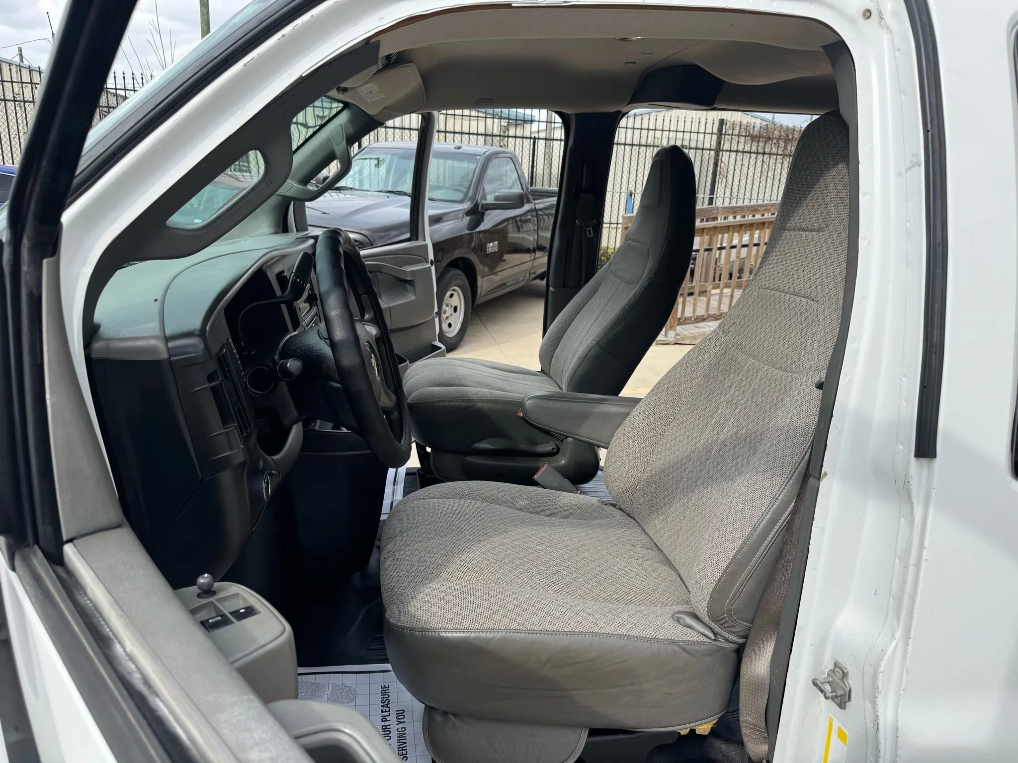 Used 2017 Chevrolet Express 2500 LS image 22