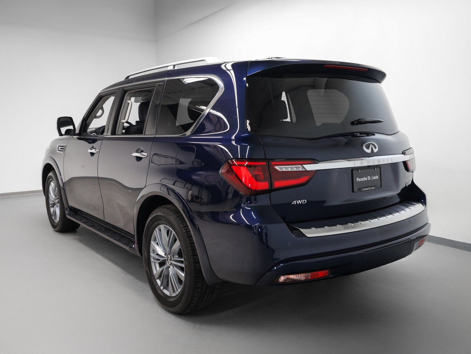 Used 2024 INFINITI QX80 Luxe w/ Cargo Package image 3