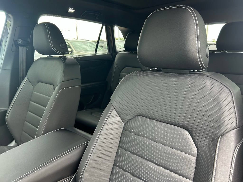 New 2026 Volkswagen Atlas Cross Sport SEL R-Line AWD/4WD image 17