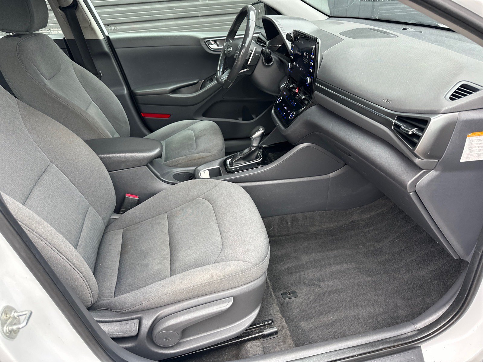 Used 2021 Hyundai Ioniq SEL FWD image 19