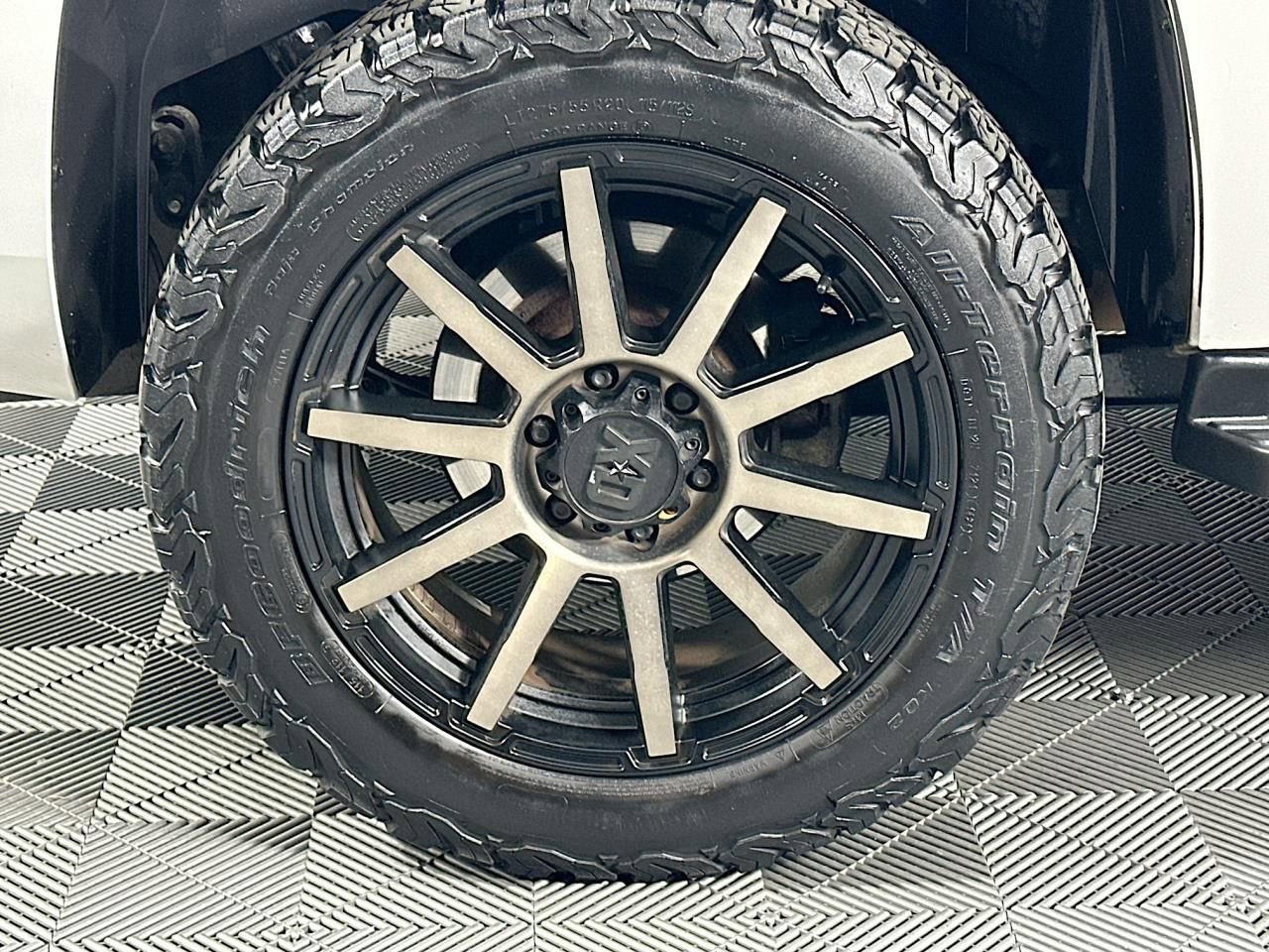 Used 2014 Chevrolet Tahoe LT AWD/4WD image 29