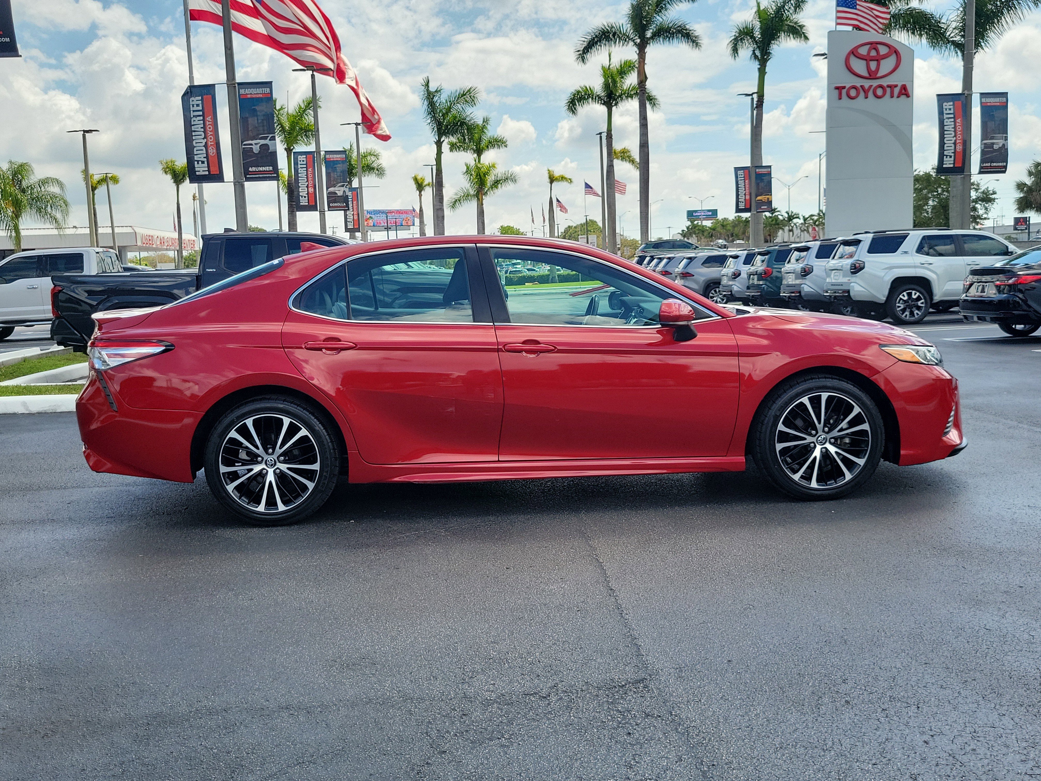 Used 2020 Toyota Camry SE FWD image 13