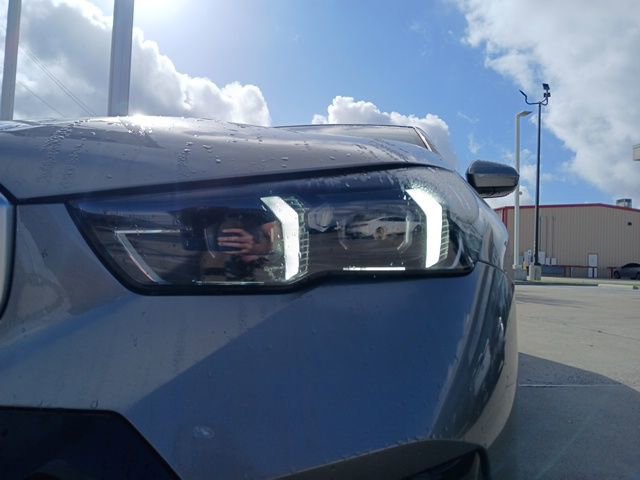 Used 2024 BMW 530i w/ M Sport Package image 4