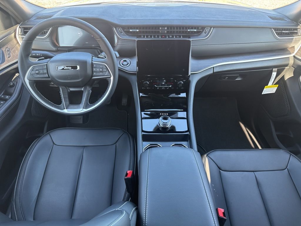 New 2025 Jeep Grand Cherokee Limited image 16