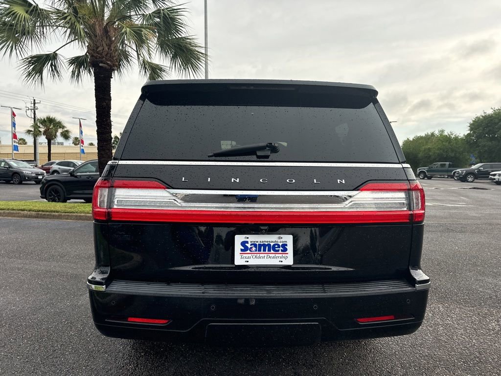 Used 2020 Lincoln Navigator L Reserve w/ Equipment Group 208A Reserve AWD/4WD image 4