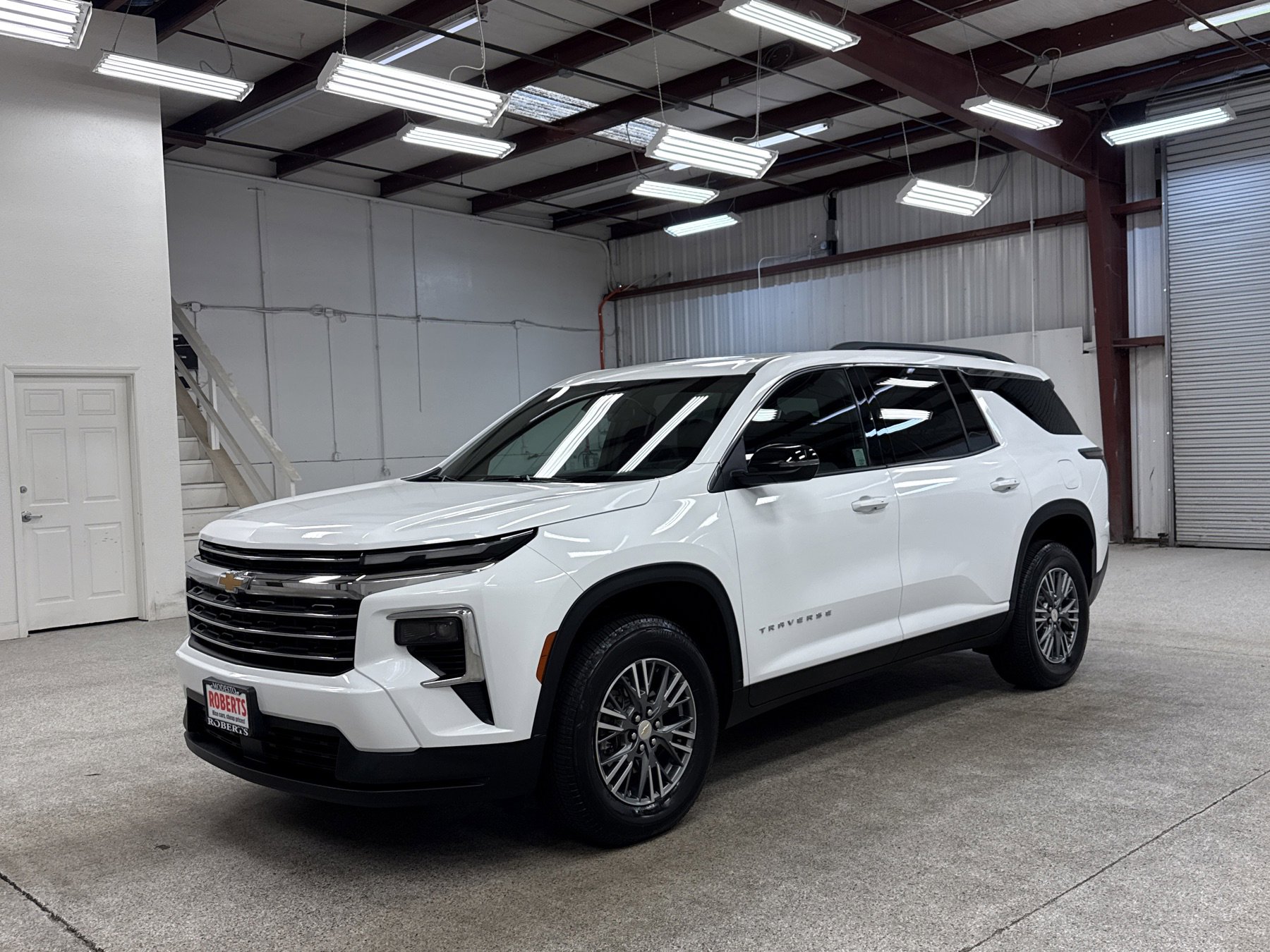 Used 2025 Chevrolet Traverse LT