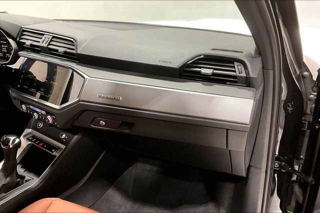 Certified 2025 Audi Q3 2.0T Premium w/ Convenience Package image 15