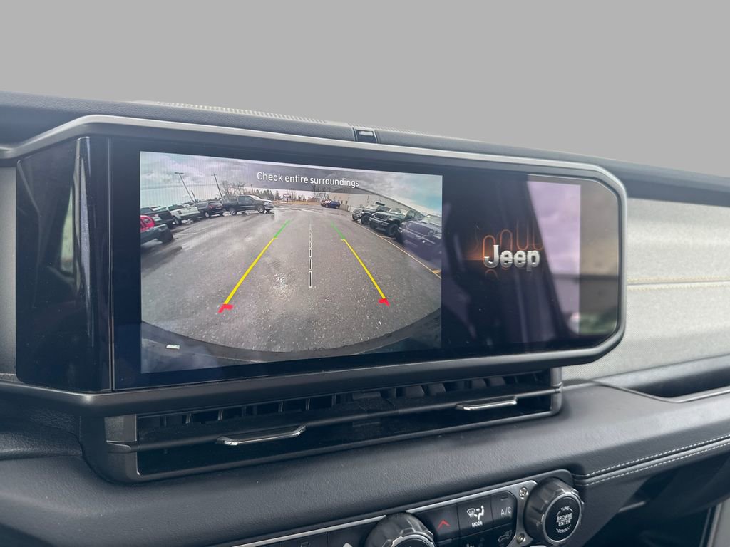 Used 2025 Jeep Wrangler Unlimited Sahara image 19