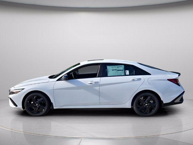 New 2026 Hyundai Elantra SEL Sport FWD image 2