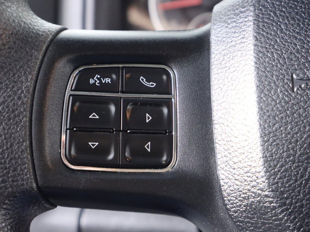 Used 2018 RAM 1500 Classic SLT AWD/4WD image 12