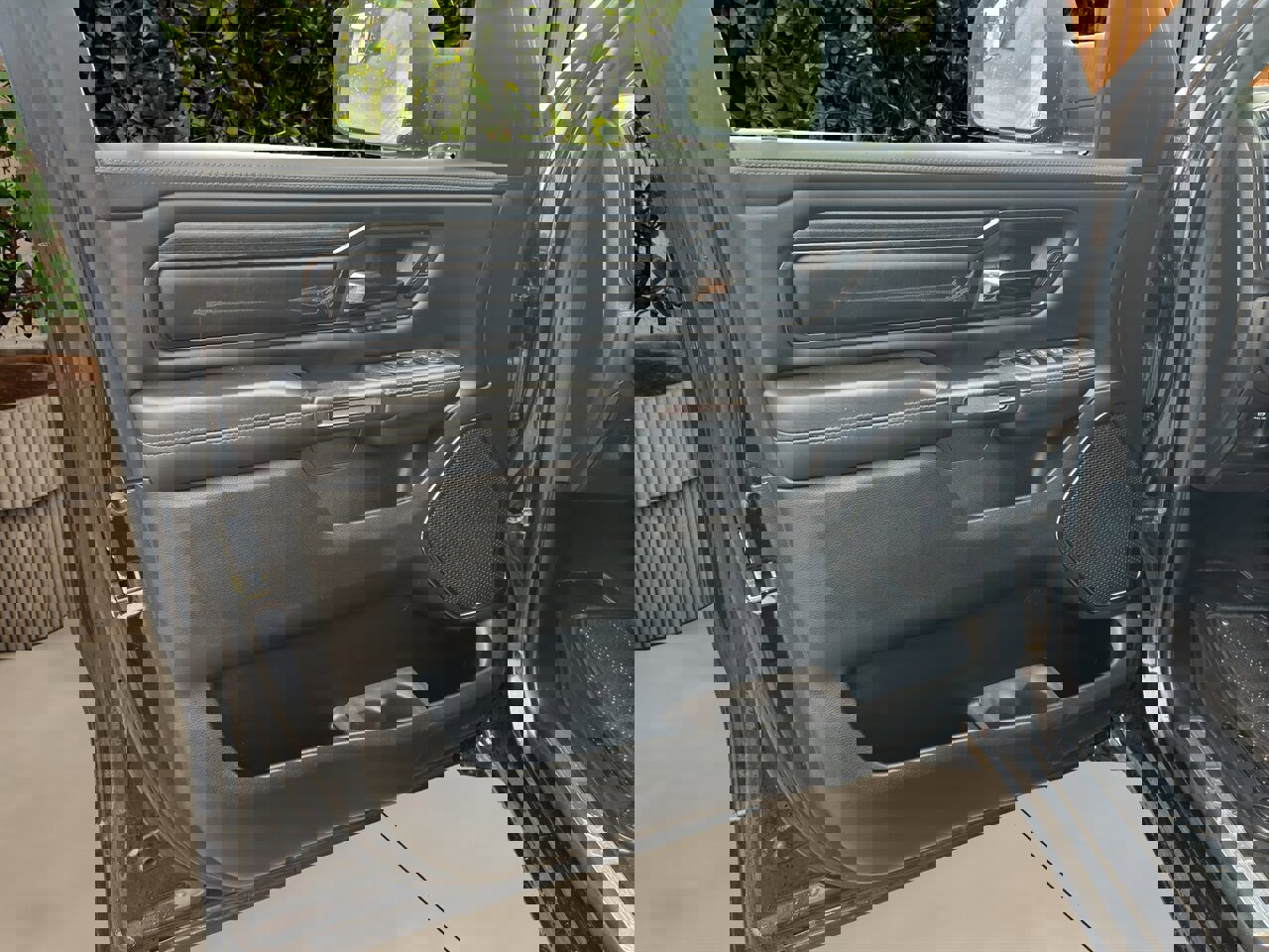 Used 2022 RAM 1500 Limited w/ Body-Colour Bumper Group image 81