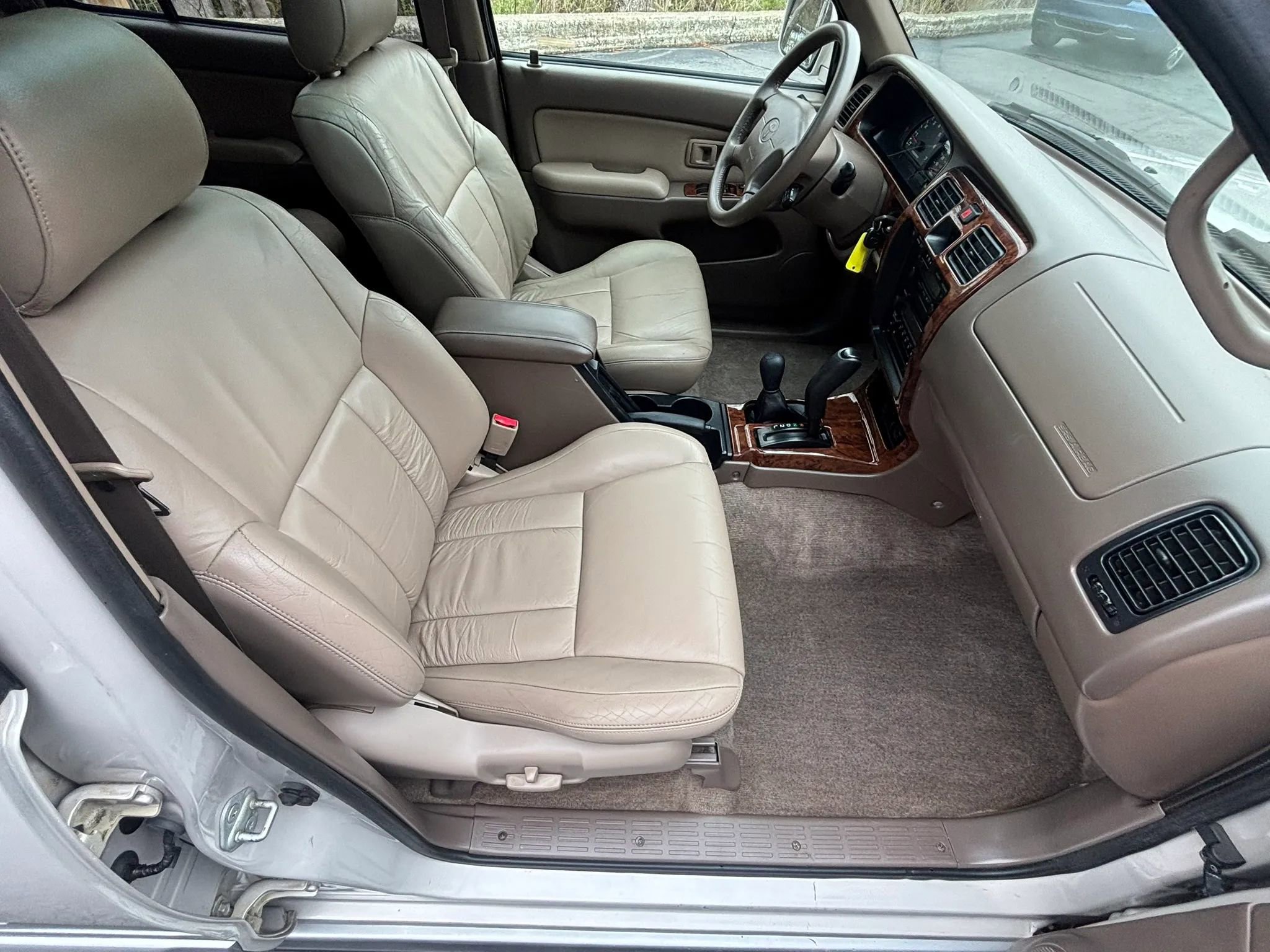Used 2000 Toyota 4Runner Limited AWD/4WD image 24