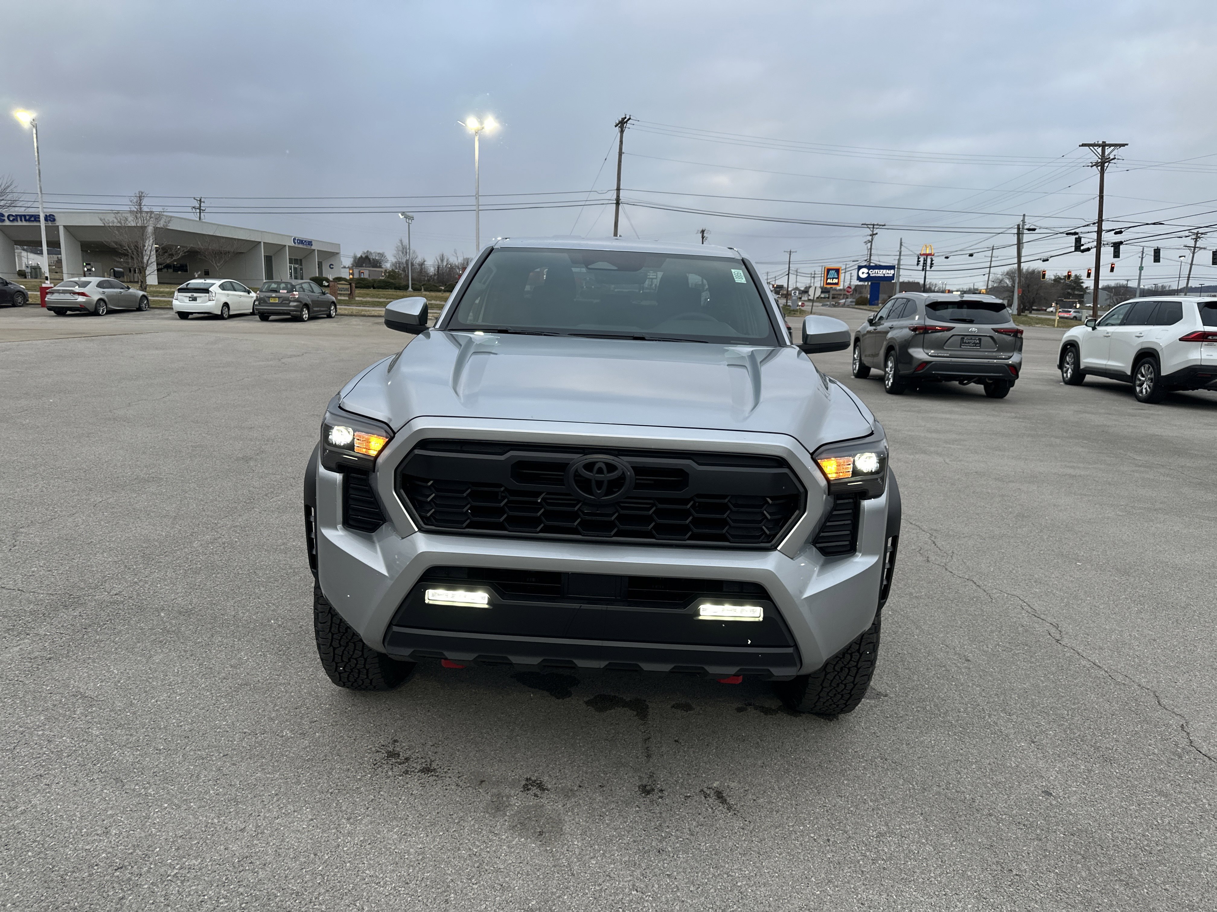 New 2025 Toyota Tacoma TRD Off-Road image 2