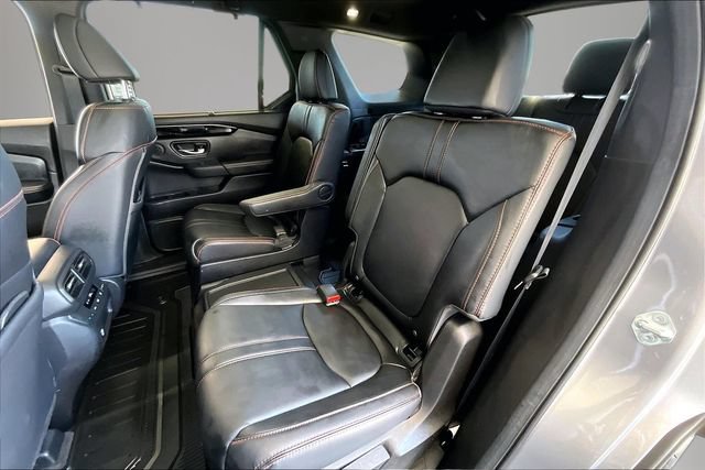 Used 2025 Honda Pilot TrailSport image 19