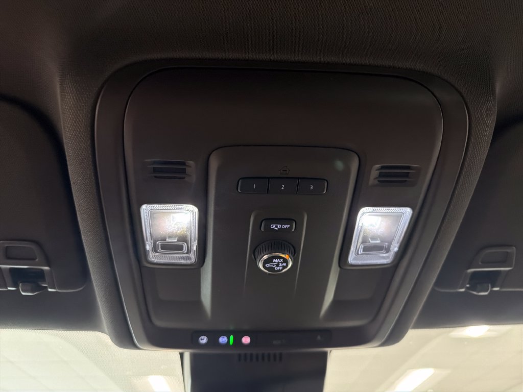 Used 2023 GMC Yukon SLT RWD image 22