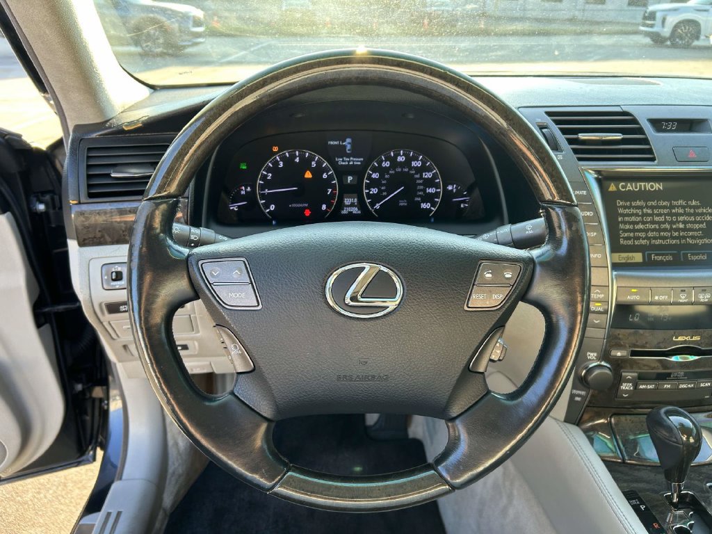 Used 2007 Lexus LS 460 L w/ Luxury Pkg RWD image 19
