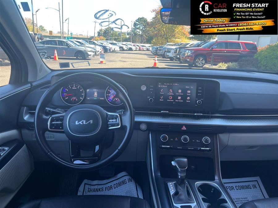 Used 2024 Kia Carnival LX image 28