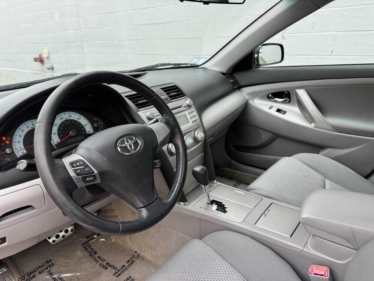 Used 2011 Toyota Camry SE w/ SE Extra-Value Pkg #1 FWD image 11
