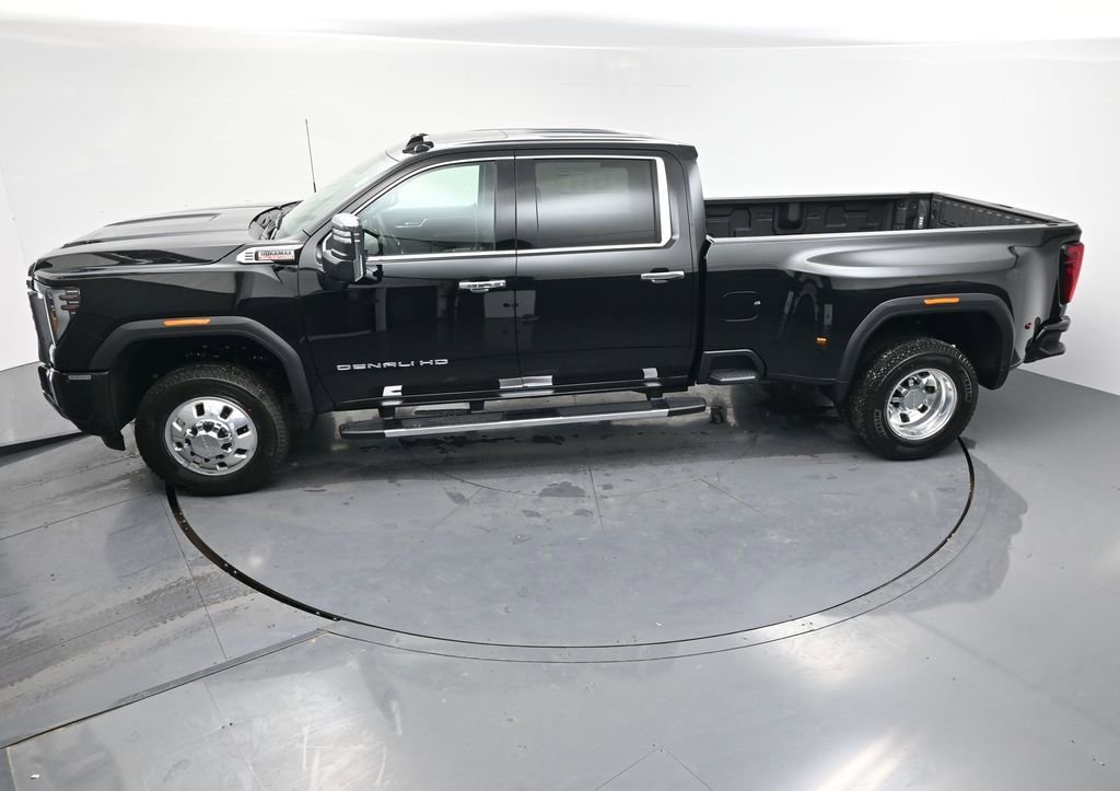 New 2026 GMC Sierra 3500 Denali w/ Denali Reserve Package image 27