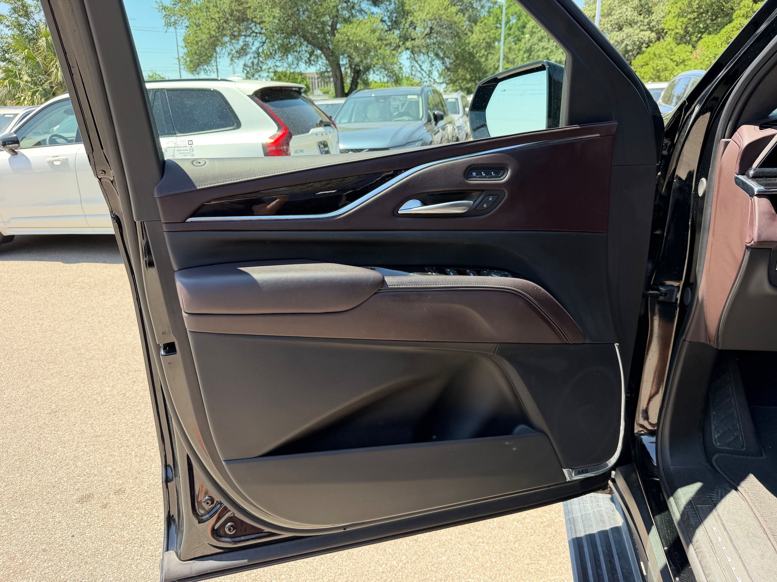 Used 2024 Cadillac Escalade Sport Platinum AWD/4WD image 24